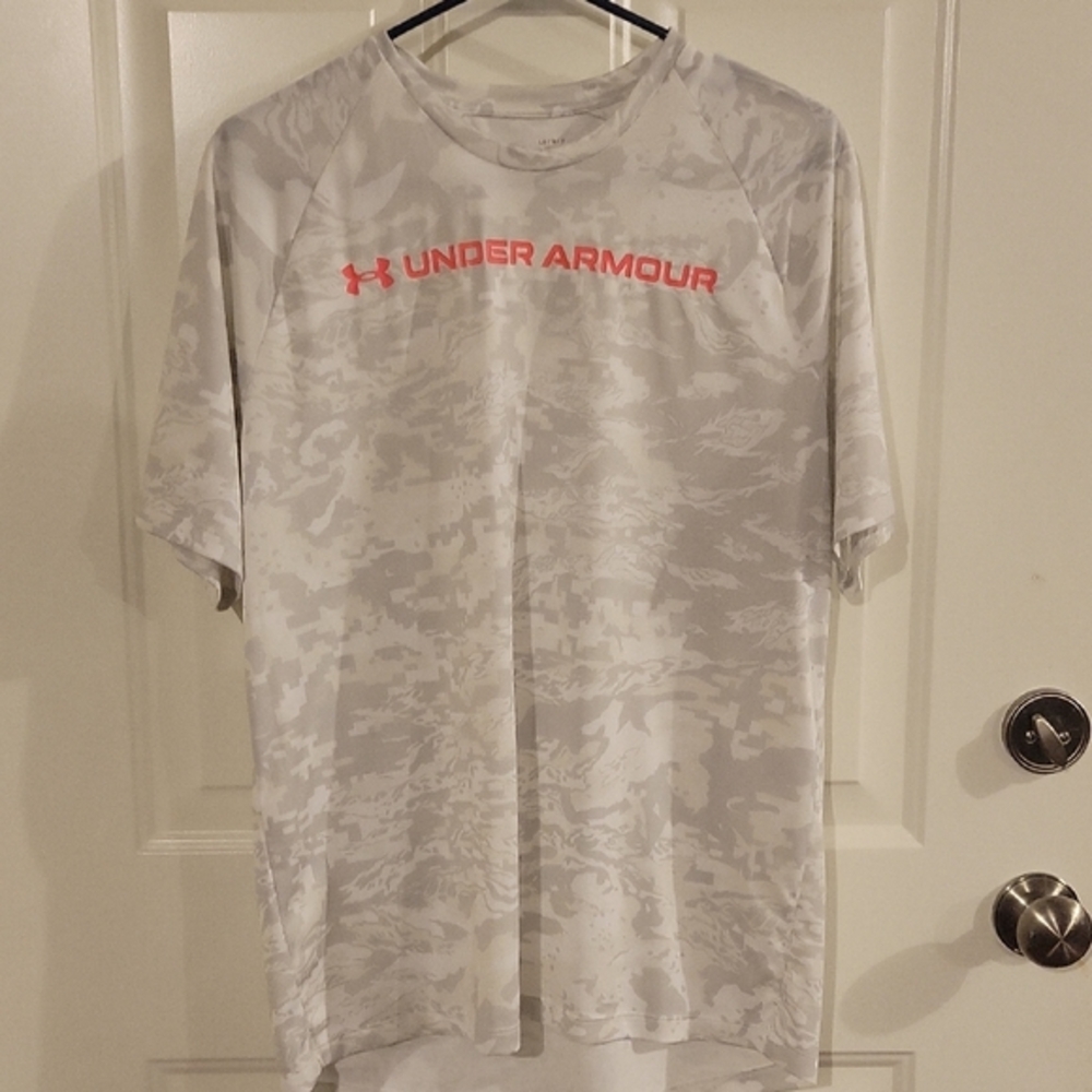 Under Armour Men's White Camo Tee
